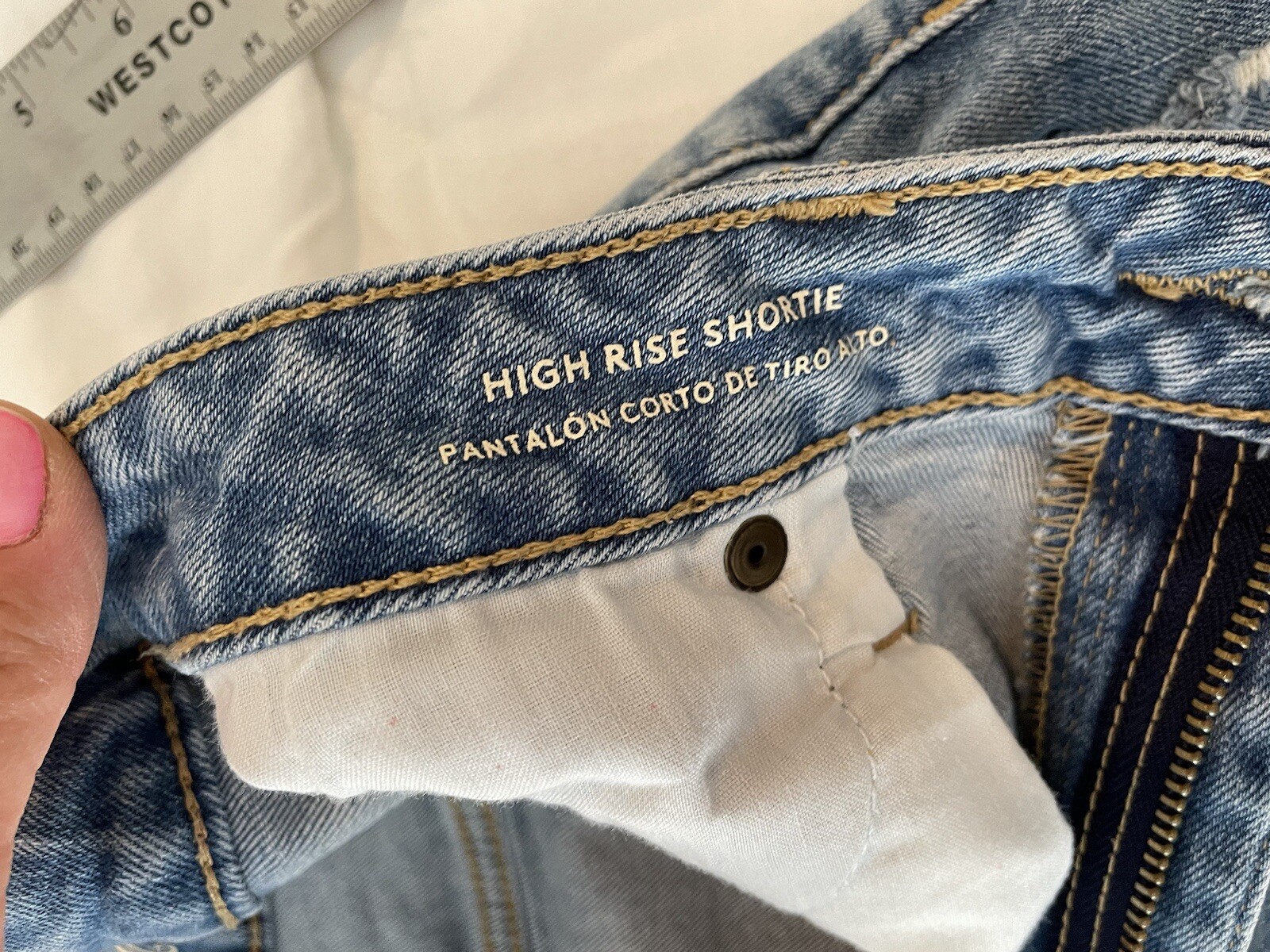 Universal Thread High-Rise Lightly Distressed Jea… - image 3