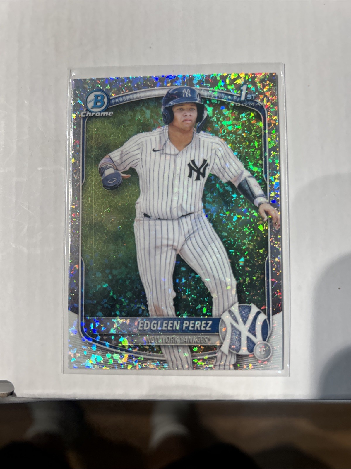 EDGLEEN PEREZ 2025 BOWMAN CHROME 1ST MINI DIAMOND YANKEES 