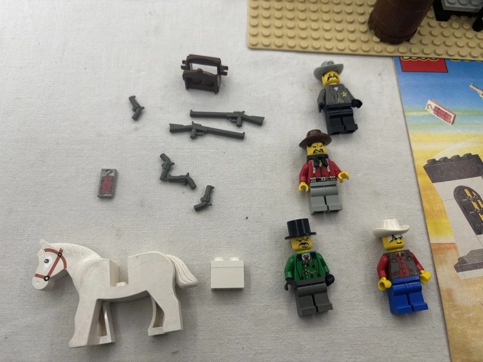 Lego 6755 La Prison du Sherif Western Sheriff’s Lock Up - Photo 2/4