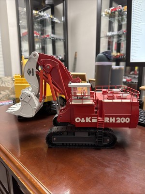 O&K RH200 Mining Front Shovel - Auto Russia 1:50 Scale Diecast Model