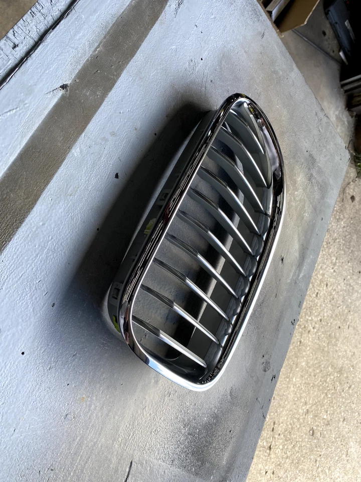 2013-2015 BMW 640I Gran Coupe 3.0L OEM Left Side Hood Kidney Grille 51137211921 - Image 4 of 4