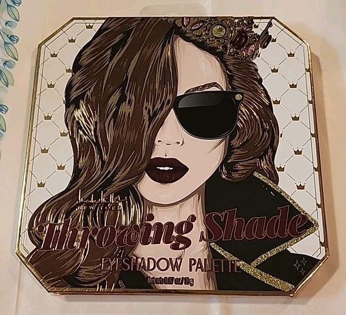 New NICOLE MILLER New York - THROWING SHADE - 16 Color Eyeshadow Palette