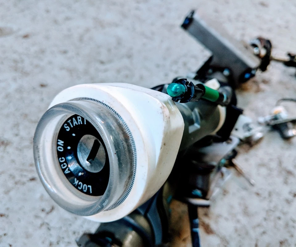 CHEVROLET CAPTIVA 2.0 STEERING COLUMN IGNITION BARREL KEY LOCKS - Image 3 of 4