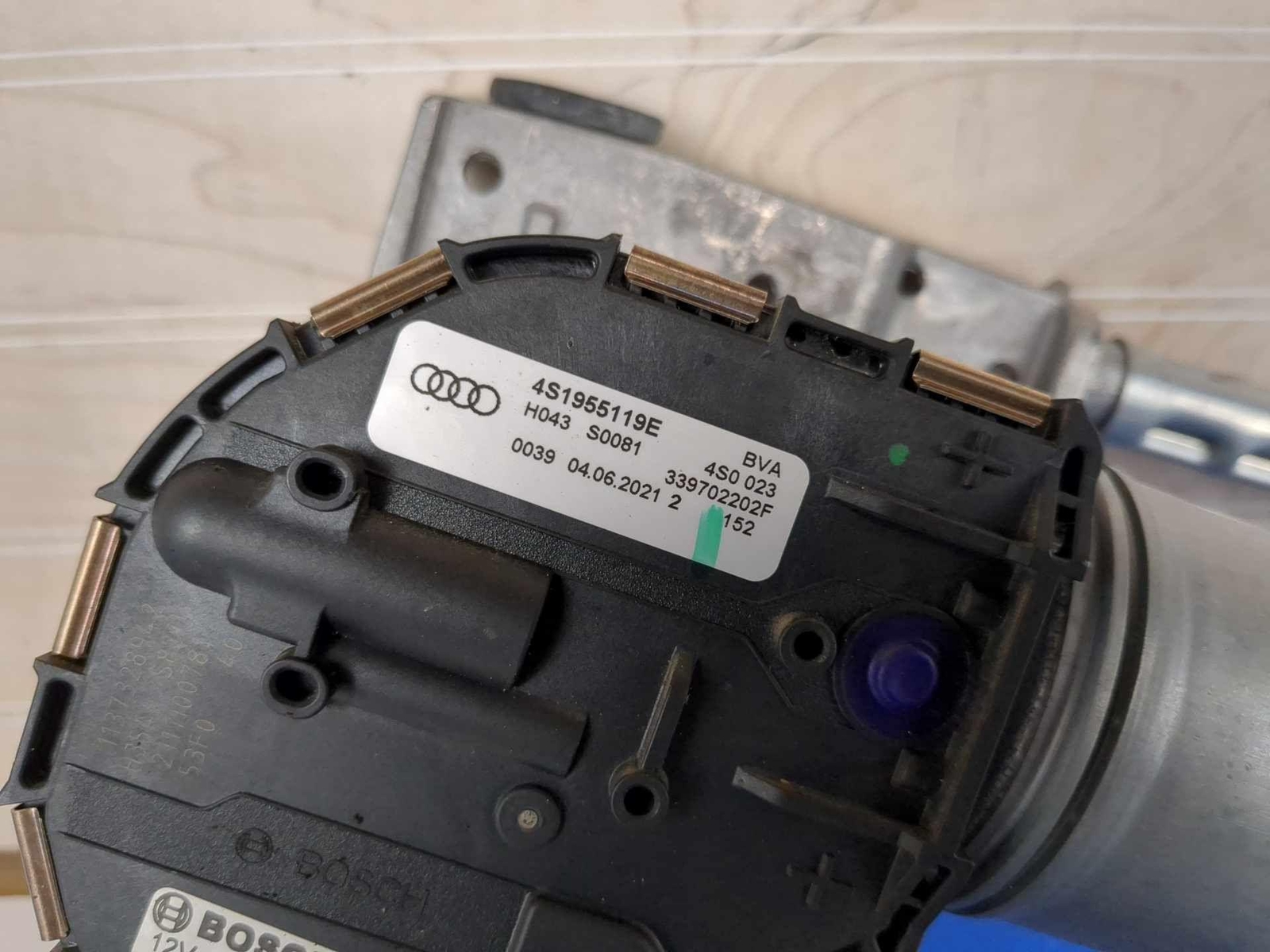 2017-2023 Audi R8 - OEM Right Front Wiper Motor & Linkage Assembly 4S1955119E