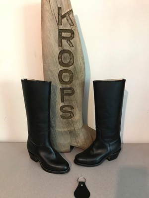 exercise boots