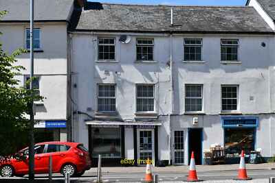 Foto 12x8 Abergavenny: Beili Priorat Abergavenny\/Y Fenni um 2021