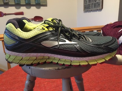 mens black brooks running shoes