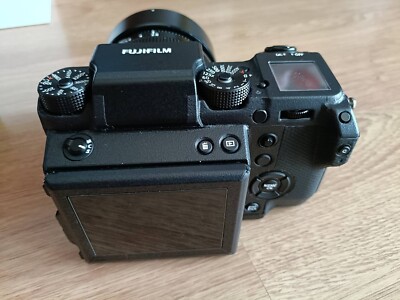 MINT. Fujifilm GFX 50s + GF63mm f2.8 NO EVF. SHUTTER 1k! + MINT. Fujifilm GFX 50s + GF63mm f2.8 NO EVF. SHUTTER 1k! +