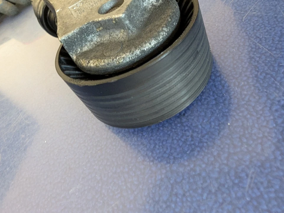 2010-2016 PORSCHE PANAMERA cayenne ENGINE TENSIONER PULLEY BRACKETS OEM - Изображение 4 из 4