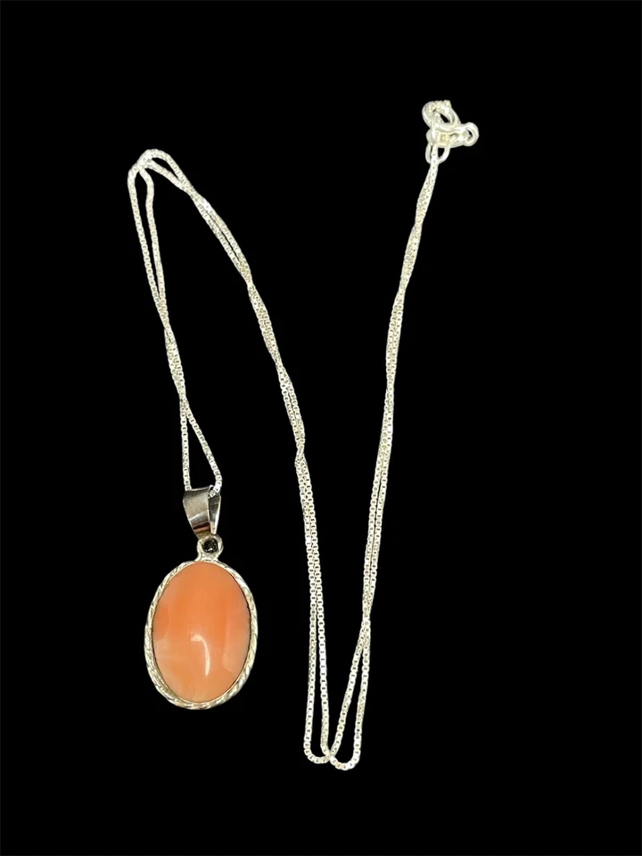 Ciondolo in argento con corallo rosa naturale - Immagine 2 di 4