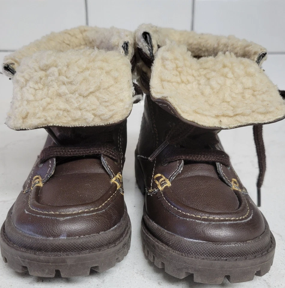 GAP Botas Marrón Imitación Cuero Sherpa Forradas Niño Pequeño 7 Con Cordones Plegables Sobre el Tobillo  Foto 2 de 4