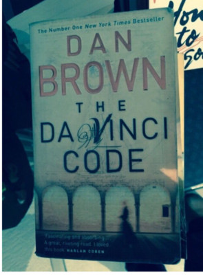The Davinci Code / Dan Brown  The Number One NewYorkTimes Bestseller 