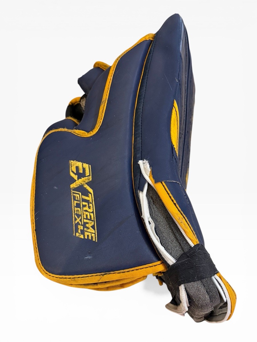 CCM Extreme Flex 4 Goalie Leg Pads 30” + Blocker + Glove INT-REG
