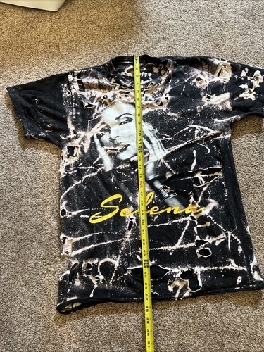 Vintage Selena T-Shirt LOTS of Holes RARE Size Medium RARE BANGER - Picture 8 of 17