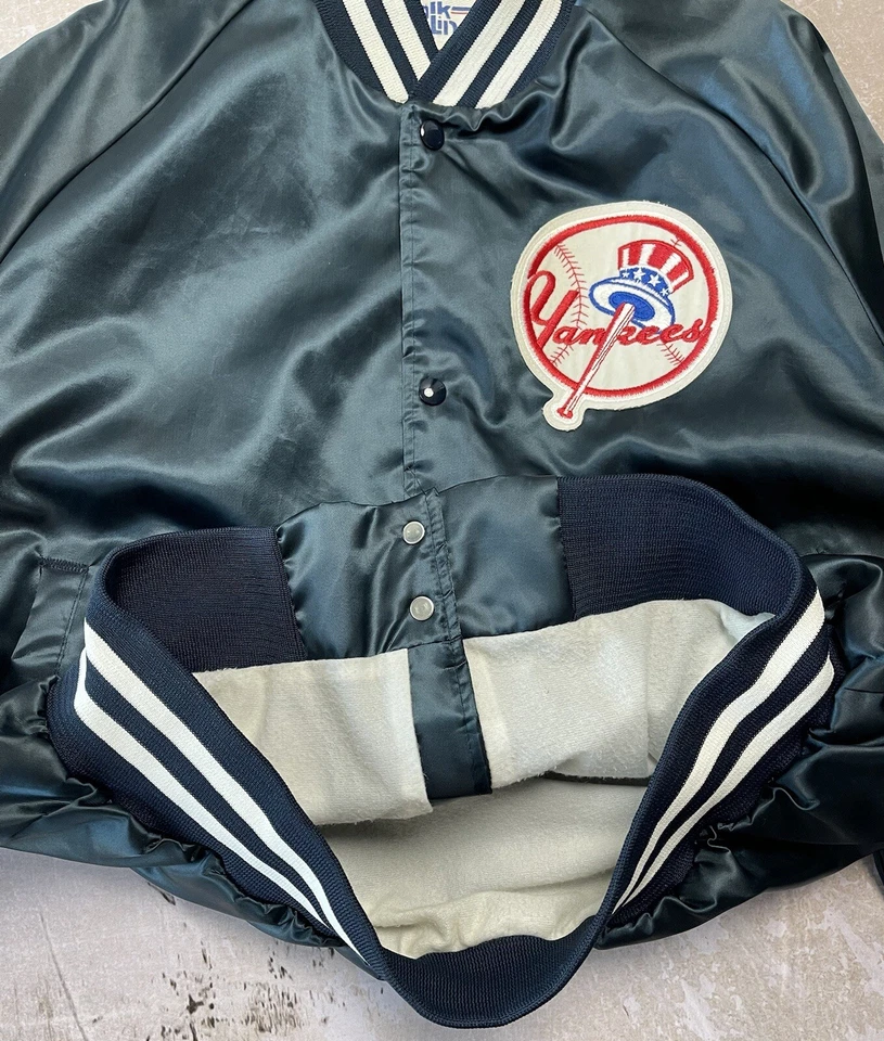 Chaqueta de satén vintage de los años 90 New York Yankees línea tiza (talla grande) hecha en EE. UU. Foto 4 de 4