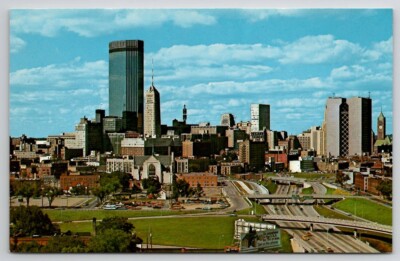 IDS Center in Minneapolis MN Minnesota Postcard J29