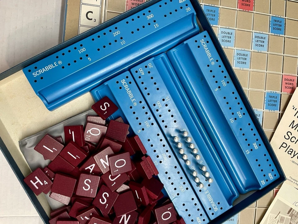 SCRABBLE Deluxe Edition Turntable 1976 Crossword Board Game 100% Complete GREAT! - Image 3 of 4