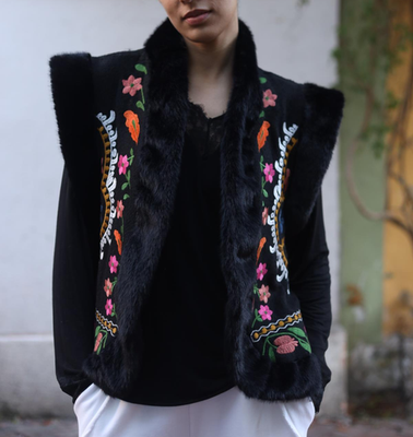 Zara Embroidered Faux Fur Gilet Vest W Contrasting Details Size L