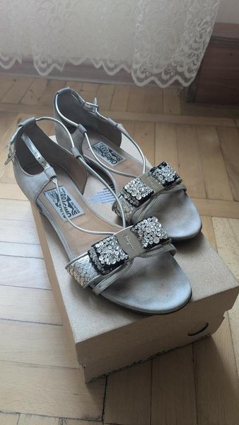 Women Salvatore Ferragamo Heels Grey Suede 37