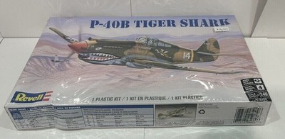 Revell Model Kit #5209 Tiger Shark P-40B 1:48 Scale NISB