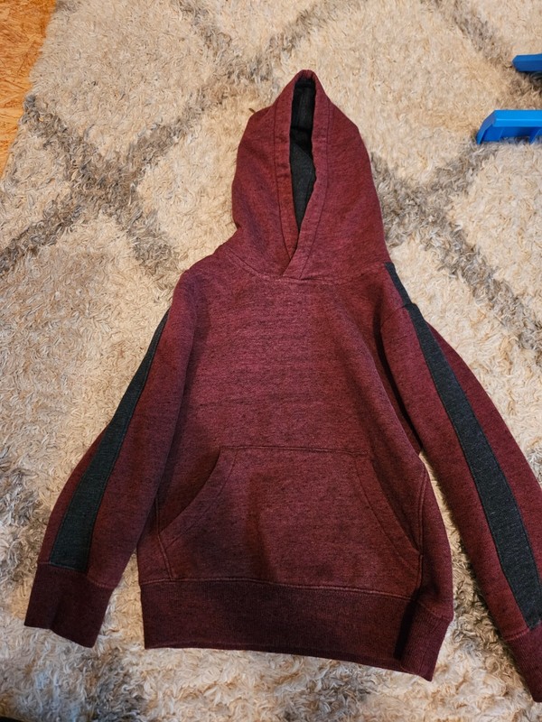Sonoma brand size 5 pullover sweatshirt (maroon)