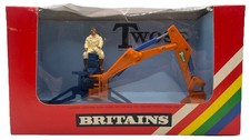 VINTAGE BRITAINS 1:32 REAR MOUNTED DIGGER TWOSE w/ FIGURE 1980 BOXED 9536