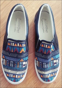 vans slip on aztec