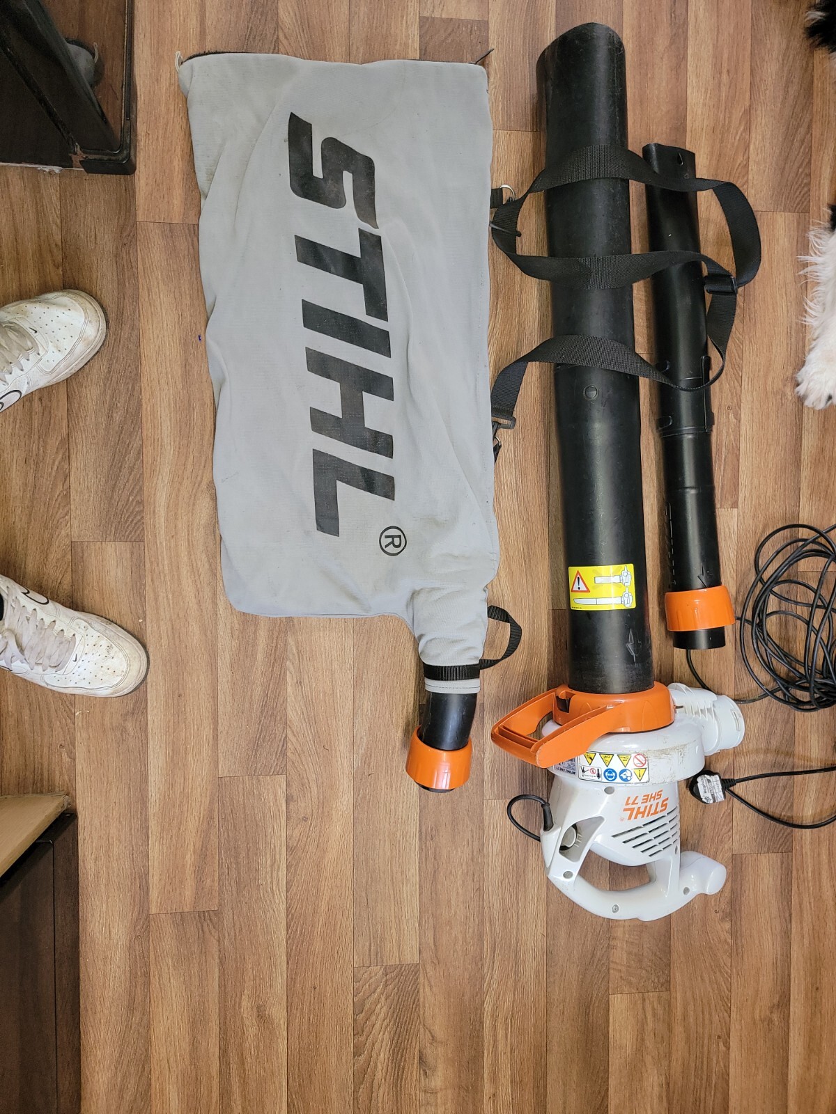 Stihl SHE71 Electric Leaf Blower & Vacuum Hardly Used Excellent