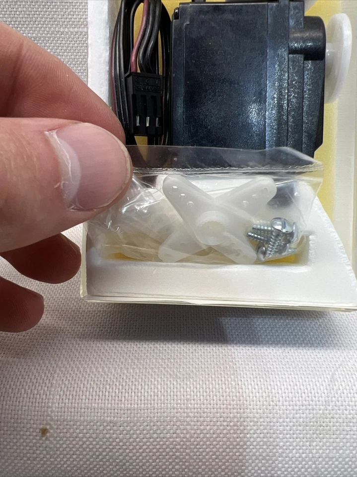Airtronics 94741 Precision Heavy Duty Contest Standard Servo NIB - Image 3 of 4