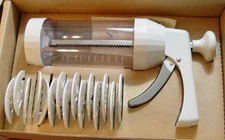 The Pampered Chef 1525 Cookie Press with 15 Discs