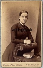 CDV LADY PERLENKETTE VON REES LONDON BOOKS MODE KLEID ANTIK FOTO BRIXTON
