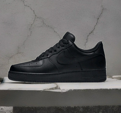 Nike Air Force 1 Low '07 Triple Schwarz Gr. 46 / 12 / 11 Nagelneu im Karton 