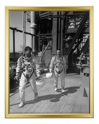 GEMINI 3 ASTRONAUTS YOUNG GRISSOM LAUNCH PAD 1965 8X10 GOLD FRAMED PHOTO