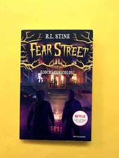 Fear Street. Giochi pericolosi-di R.L. Stine-libro Mondadori 2021