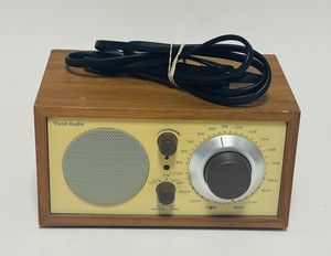 Radio Tivoli Audio Model One – Henry Kloss – Noyer/argent Avec Antenne – Bon état