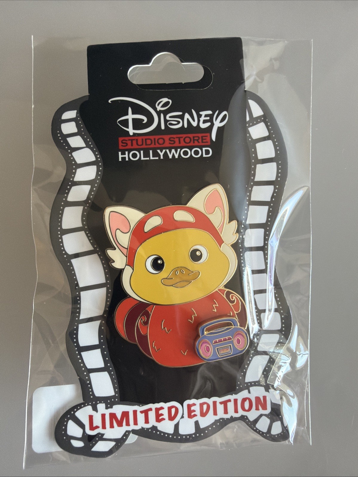 Disney D23 Expo 2026 DSSH Duck Series Turning Red Mei Mei Pin LE 400