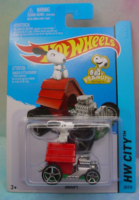 2015 i Hot Wheels Peanuts SNOOPY #59  red dog house;green;oh5;   TOONED 