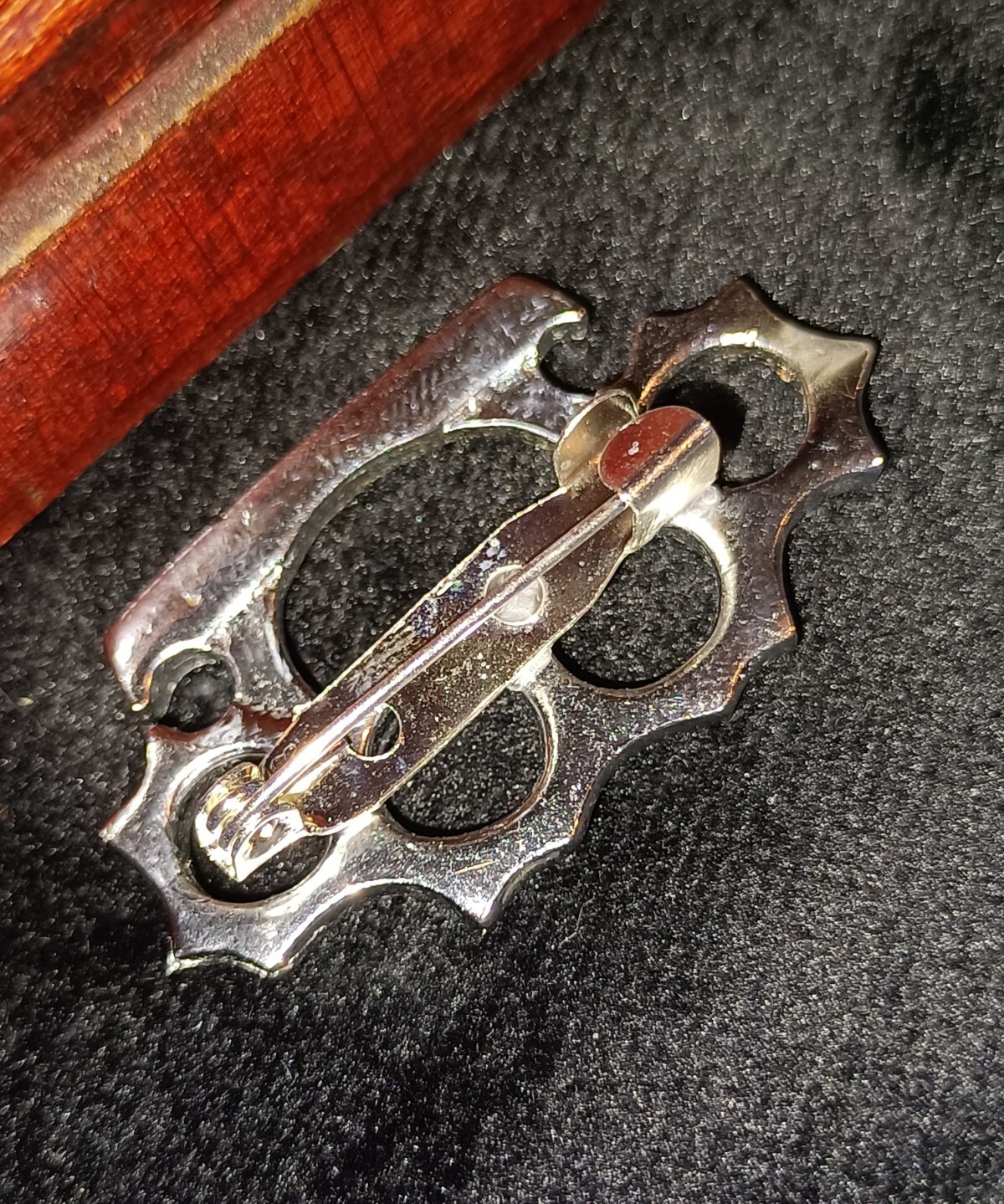 Small Rhinestone Knuckle Ring Brooch (E) - image 3