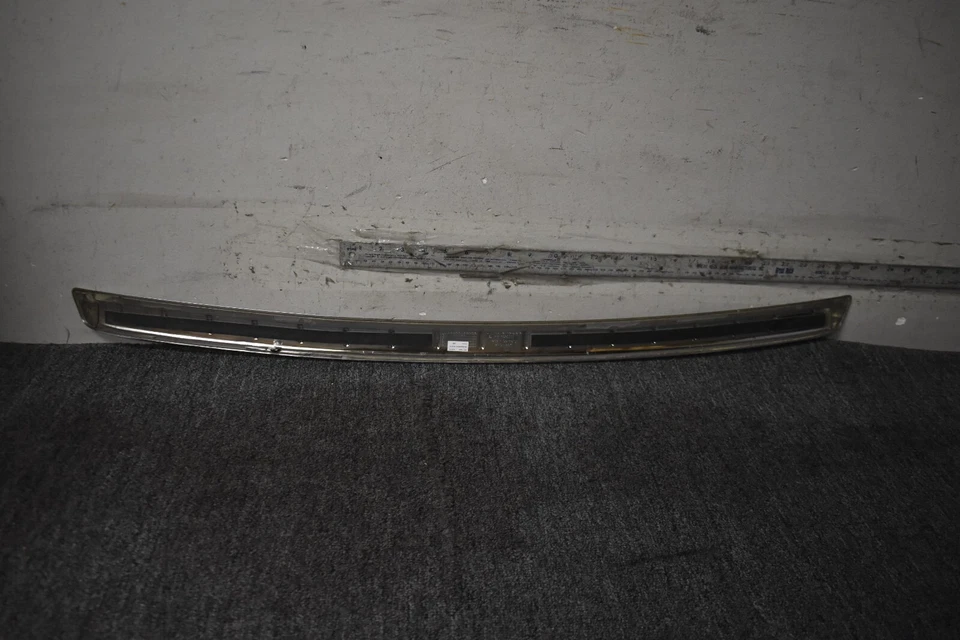 MERCEDES BENZ GLE 63 AMG S 4MATIC 2021-2022 PROTECTOR DE UMBRAL CROMADO DE FÁBRICA OEM Foto 4 de 4