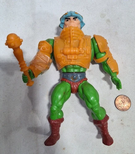 Vintage 1981 He-Man Masters of the Universe MTU Man at Arms Action Figure HM-2
