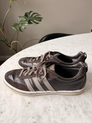 This is an Adidas Samba Vulc shoe in brown And putty grey Men's 10.5