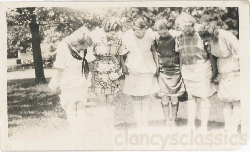 1921 "We Roll Our Own" Fingerwave Flapper Hair Rolled Stockings