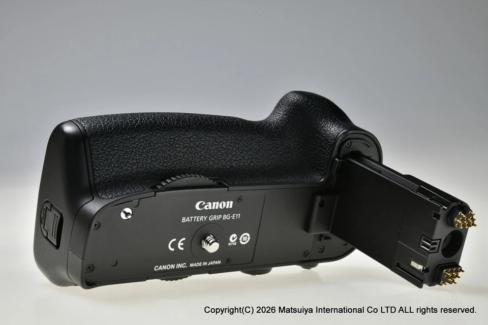 Poignée de batterie originale Canon BG-E11 presque comme neuve pour 5D Mark... - Photo 2/4