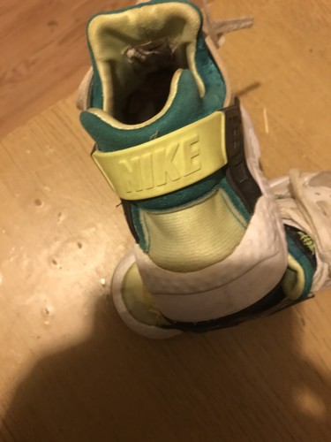 scarpe da ginnastica nike air huarache taglia UK 4 - pulite e in ottime condizioni - Foto 13 di 16
