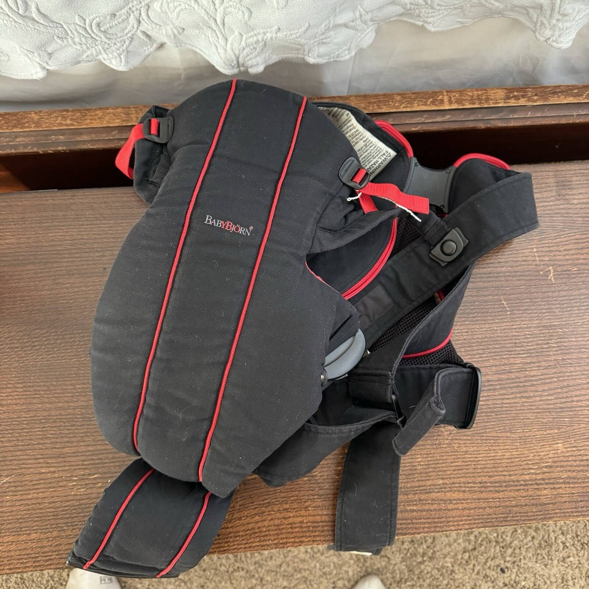 BABYBJORN - myu. Baby Bjorn Baby Carrier Black Red Cotton Mesh Lumbar 8-26