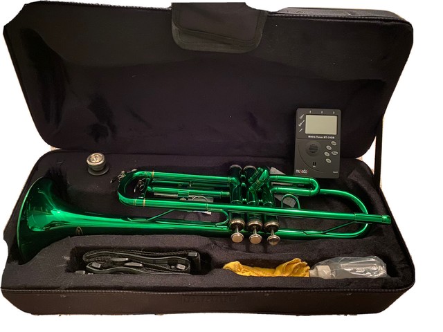 Merano Case w/ MERANO Band/Orchestra Standard Student Trumpet - GREEN Merano Case w/ MERANO Band/Orchestra Standard Student Trumpet - GREEN