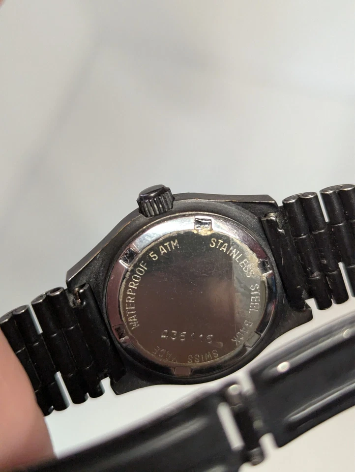 Reloj Mujer LVMH FRED Paris Negro Años 80 5 Joyas Cuarzo Movimiento Suizo Foto 3 de 4