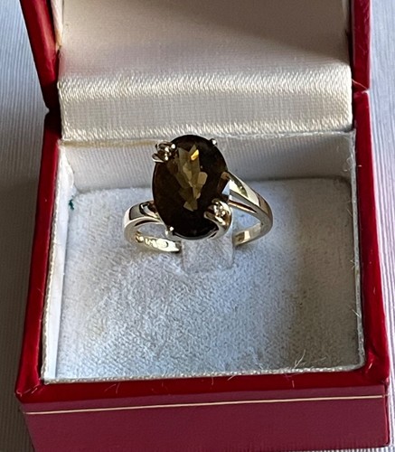 Bague en Or 9 Carats (375) Sertie Quartz Fumé ? 2 Brillants