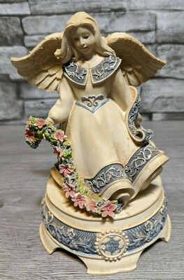 6'' Sarah's Angels Robynn Music Box Figurine: Plays ''That's Wat Friends Are For''