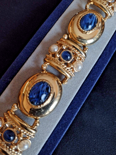 #7 Joan Rivers Chunky Gold Tone Blue Cabochon Pearl Statement Panel Bracelet - Picture 4 of 12